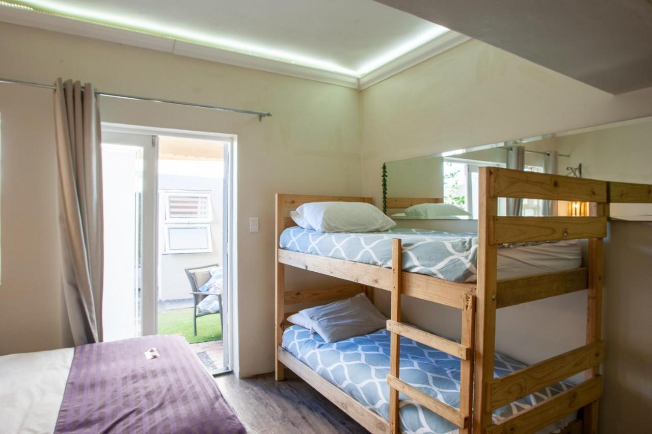Bedrock Family 4 Sleeper En-Suite Studio Cape Town Exterior photo